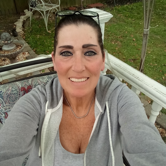 Meet your Posher, Pat - Picture 2 of 5